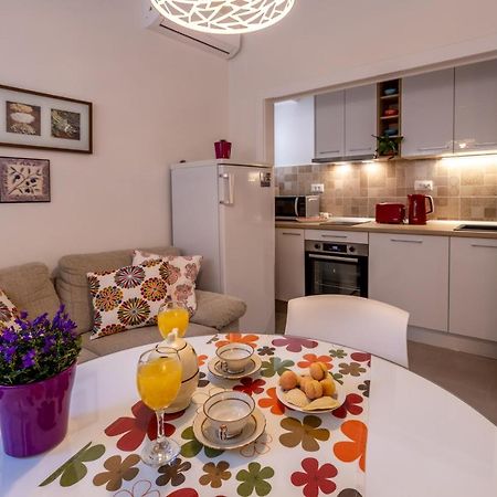 Two-Bedroom Apartment In The Centre มาคาร์สกา ภายนอก รูปภาพ