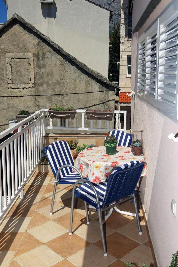Two-Bedroom Apartment In The Centre มาคาร์สกา ภายนอก รูปภาพ
