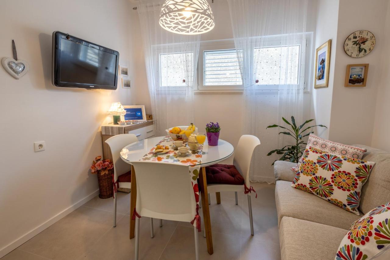 Two-Bedroom Apartment In The Centre มาคาร์สกา ภายนอก รูปภาพ